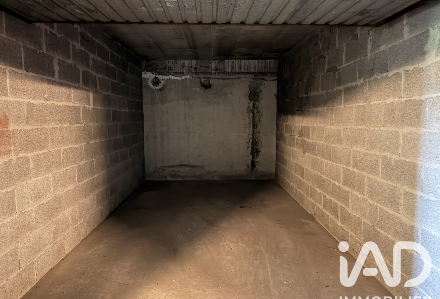 Vente Garage 14 m&sup2; — photo 1