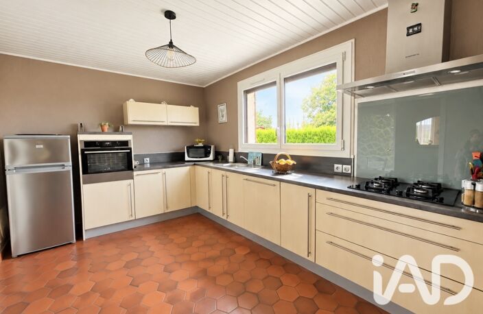 Vente Maison/villa 7 pièces — photo 2