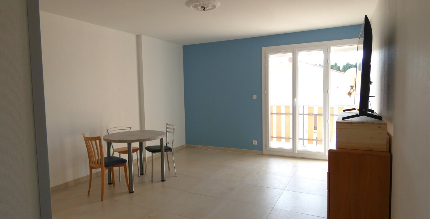 T1 avec balcon et cave centre village — photo 1