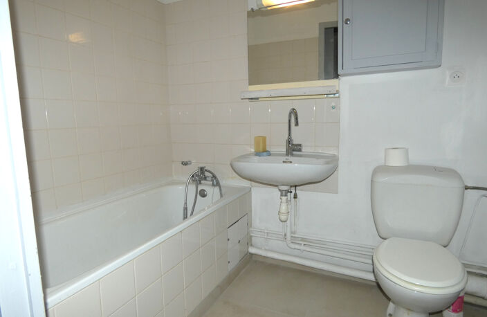 T1 avec balcon et cave centre village — photo 5