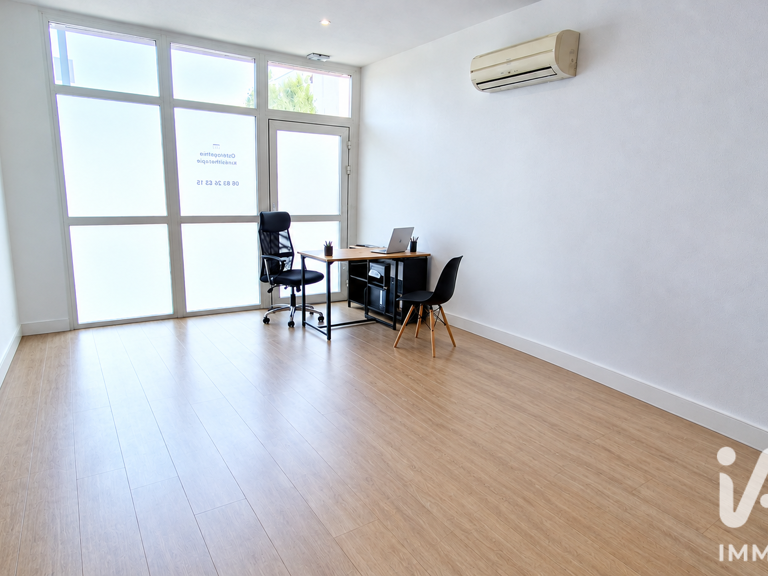 Vente Boutique/Local commercial 66 m&sup2; — photo 1