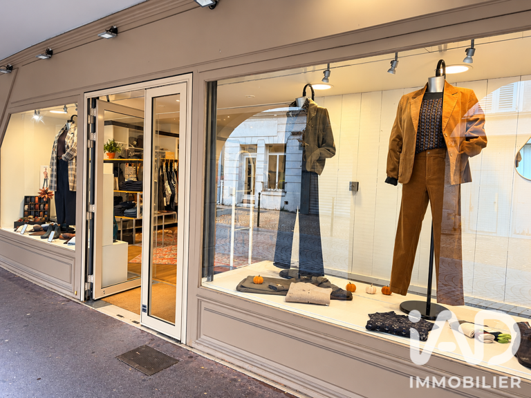 Vente Local commercial 62 m&sup2; — photo 1