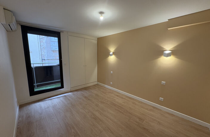 AGEN - MAGNIFIQUE APPARTEMENT AVEC TERRASSE ET PARKING — photo 4