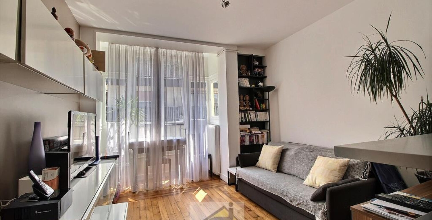 Quartier Montsouris / Alesia 2 Pièces, location Meublée Au 4 — photo 1