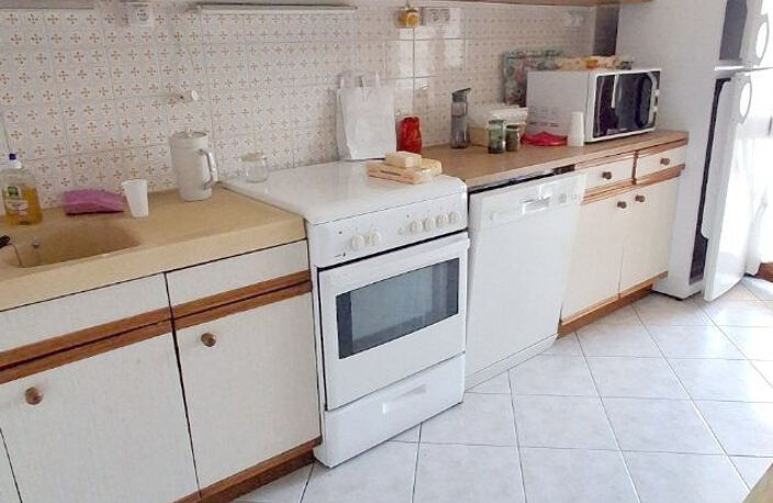 APPARTEMENT T3, PARKING, CAVE, POSSIBILITE GARAGE 83160 LA VALETTE — photo 3