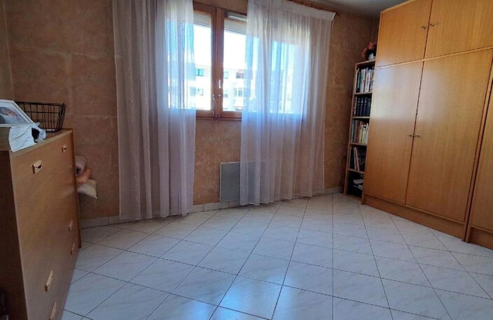 APPARTEMENT T3, PARKING, CAVE, POSSIBILITE GARAGE 83160 LA VALETTE — photo 5