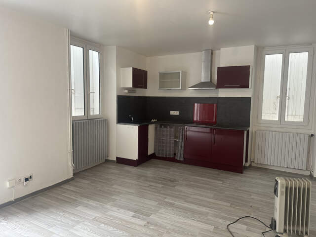 Miramont Appartement de type 3 avec possibilité de logement ou commerce en rez-de-chaussée — photo du bien