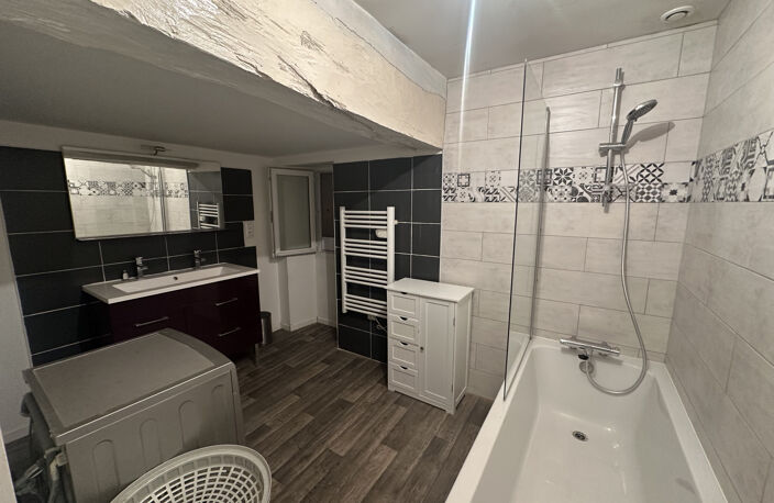 Miramont Appartement de type 3 avec possibilité de logement ou commerce en rez-de-chaussée — photo 2
