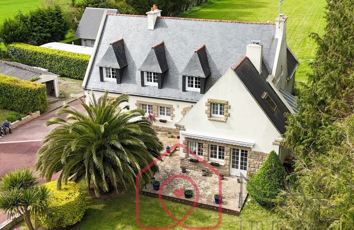 Concarneau  Demeure de style breton de 260 m² utiles sur un terrain clos de 6500m2 — photo 2