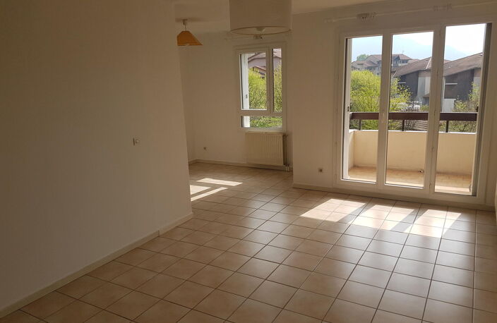 Location appartement 3 pièces 72 m² à Sassenage (38360) — photo 2