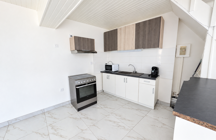 MAISON DE VILLE DE 51,86 m2- VAULX-MILIEU — photo 3