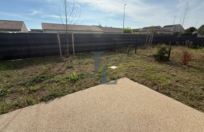 APPARTEMENT RÉCENT EN DUPLEX AVEC JARDIN — photo 4