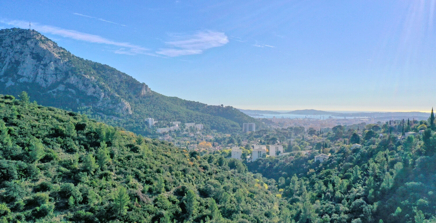 M2337 - TOULON - Collet Saint-Pierre - Maison T7 - Piscine - Vue mer — photo 1
