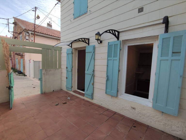 TOULON OUEST : T2 AVEC BELLE COURS PRIVATIVE — photo 1