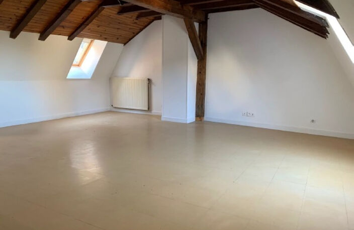 Immeuble de Rapport, 4 Logements loués, centre ville LA CHAR — photo 4