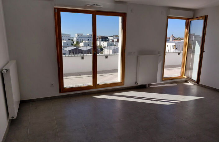 APPARTEMENT T5 NEUF AVEC 4 CHAMBRES, TERRASSE ET 2 GARAGES - — photo 2