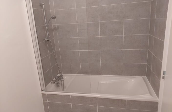 APPARTEMENT T5 NEUF AVEC 4 CHAMBRES, TERRASSE ET 2 GARAGES - — photo 4