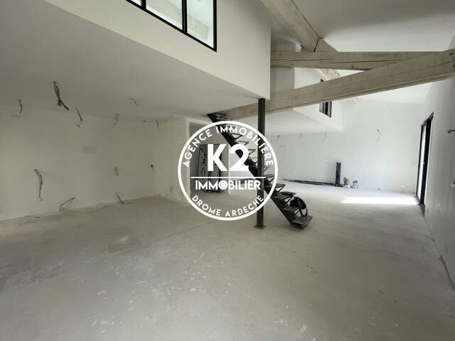 APPARTEMENT DE 105 M² A FINIR — photo du bien