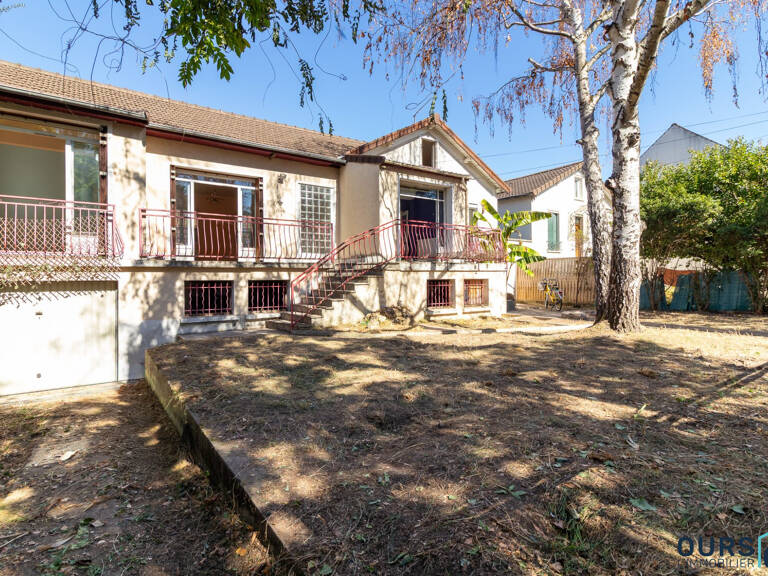 Une grande Maison familiale avec son grand jardin à 4 min de la — photo 1