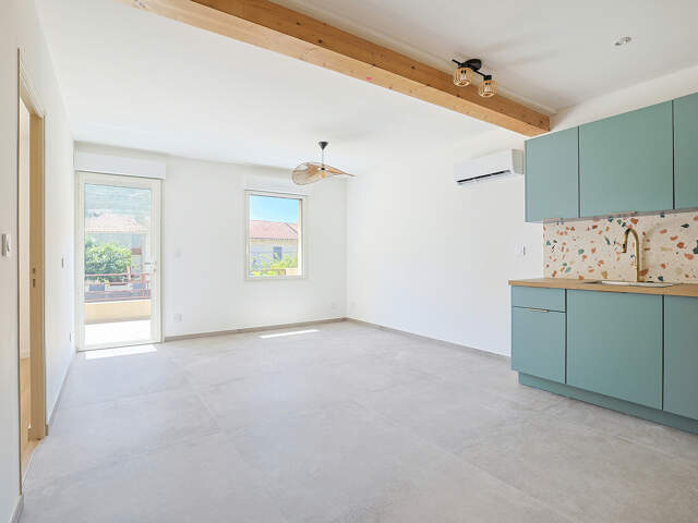 Duplex 4 pièces entièrement rénové avec terrasse, GARAGE ET PLACE DE STATIONNEMENT — photo du bien