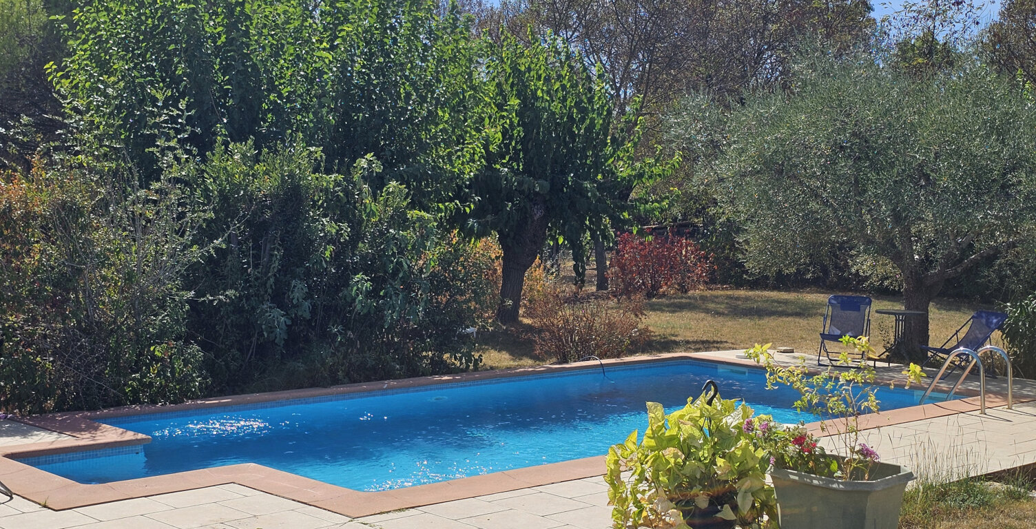 Vézénobres : Villa 3 chambres avec piscine et vue dégagée sur le village — photo 1