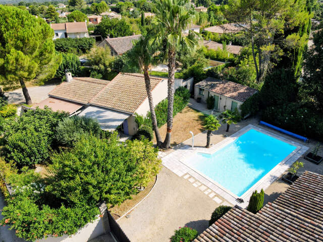 Villa dans un village avec commerces à proximité d'Uzès ! — photo du bien