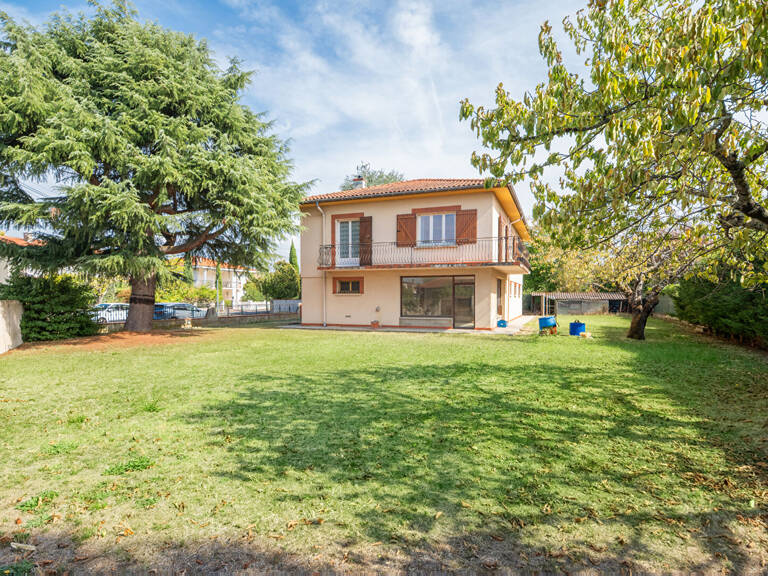 FONBEAUZARD- Maison à fort potentiel, 130m² + RDC aménageable, 1 047m² de terrain — photo 1