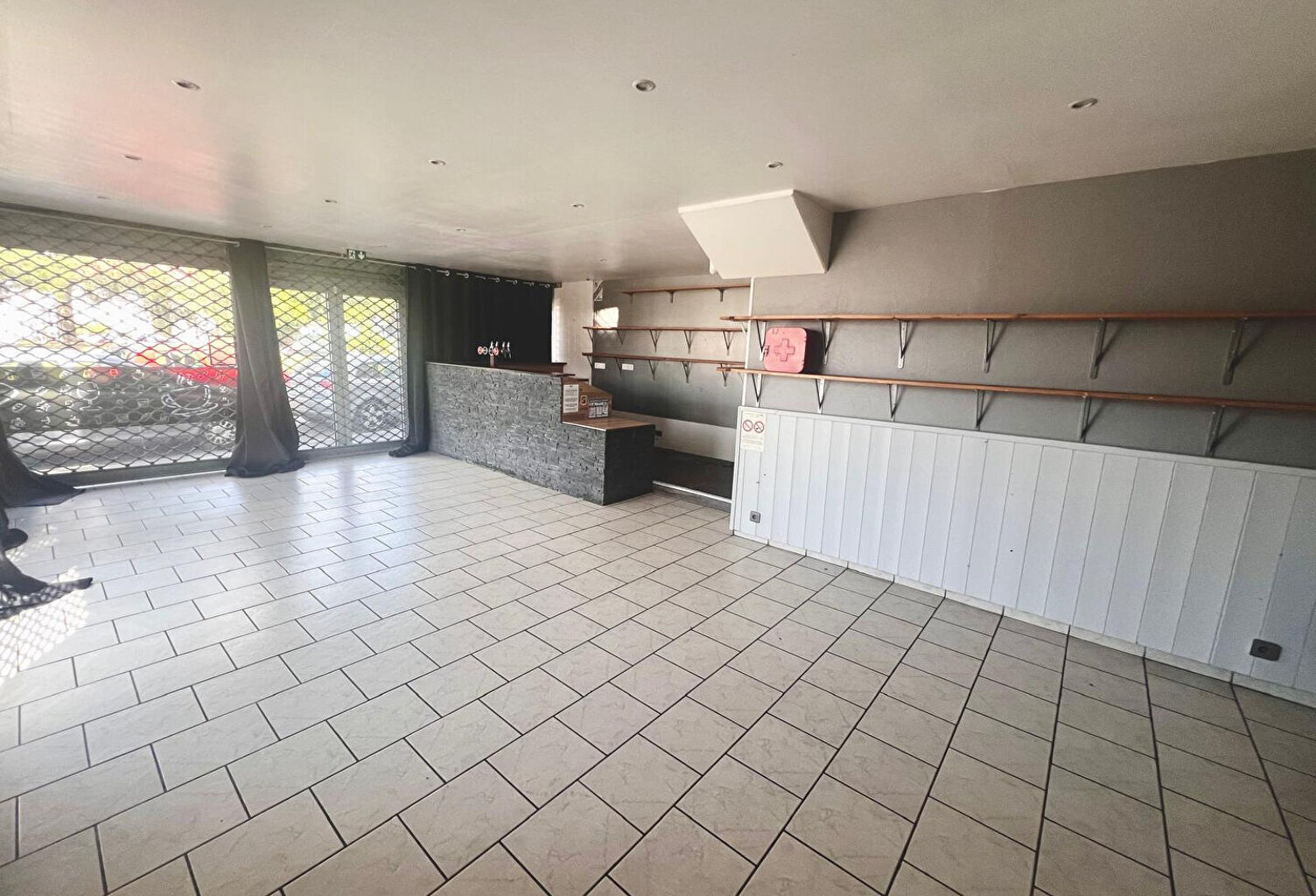Local commercial Orchies 122 m2 — photo 1