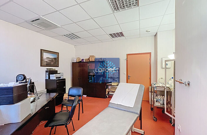VALENCIENNES Local Professionnel de 193 m2 composé de 8 pièces — photo 3