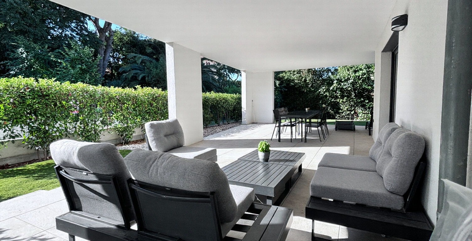 Appartement T3 avec jardin et terrasse à vendre à Saint-Cyr-sur-Mer — photo 1