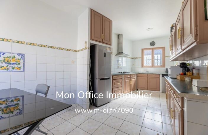 Référence : 7090-AMB - Immeuble 5 pièces avec local commercial et chambre froide — photo 3
