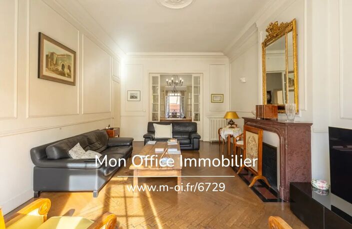 Référence : 6729-AFO. - Appartement 7 pièces avec balcon dans le 6eme arrondissement — photo 4