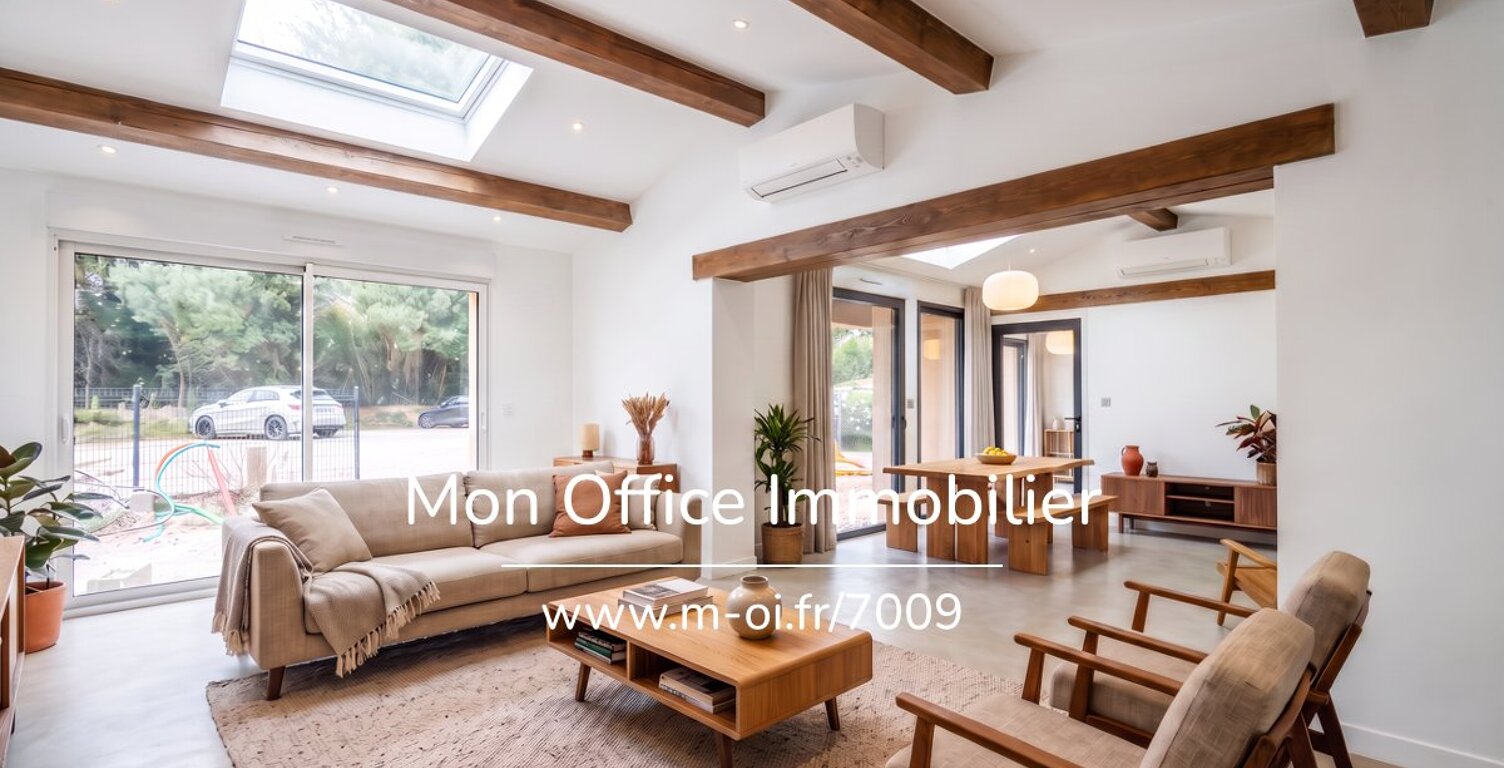 Référence : 7009-LES - MAISON RÉNOVÉE À 100M DE LA MER AVEC JARDIN ET GARAGE À GRIMAUD BEAUVALLON — photo 1