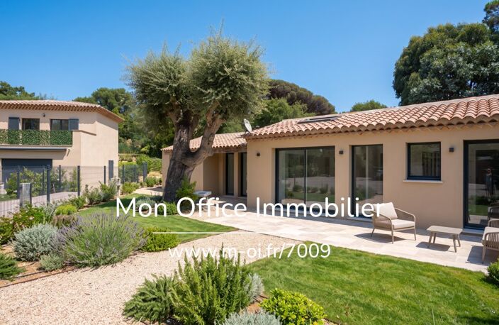 Référence : 7009-LES - MAISON RÉNOVÉE À 100M DE LA MER AVEC JARDIN ET GARAGE À GRIMAUD BEAUVALLON — photo 4