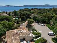 Référence : 7009-LES - MAISON RÉNOVÉE À 100M DE LA MER AVEC JARDIN ET GARAGE À GRIMAUD BEAUVALLON — photo 2