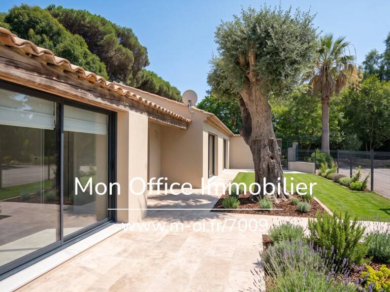 Référence : 7009-LES - MAISON RÉNOVÉE À 100M DE LA MER AVEC JARDIN ET GARAGE À GRIMAUD BEAUVALLON — photo 1