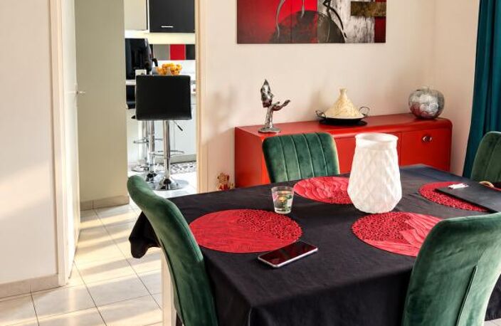 APPARTEMENT T3 LUMINEUX AVEC TERRASSE ET 2 PARKINGS   VITRY- — photo 2