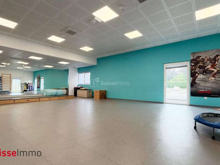 Local commercial Appenans 341 m2 — photo 1