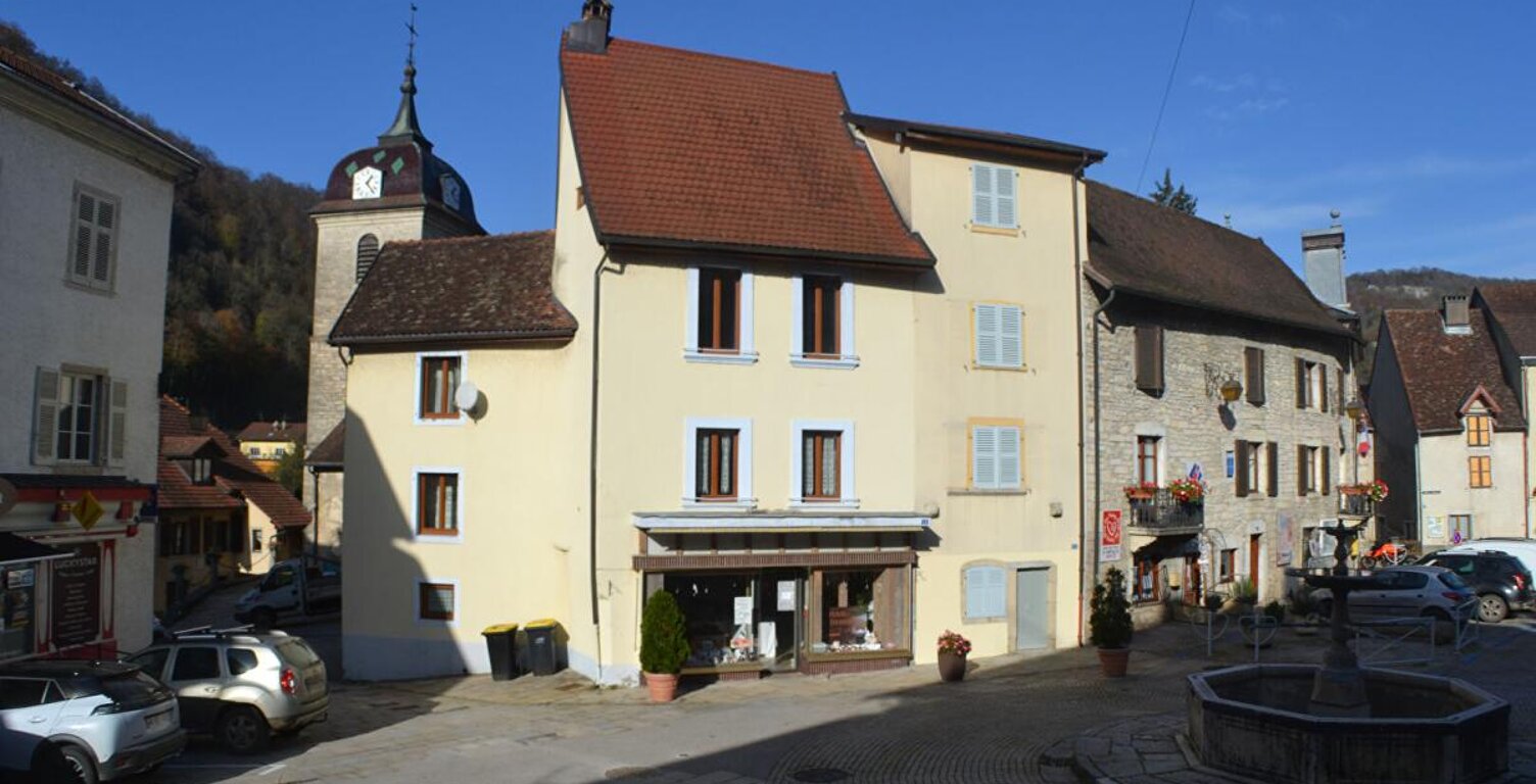 Maison de ville Saint Hippolyte 8 pièces 106 m2 + Local commercial 40m2 — photo 1