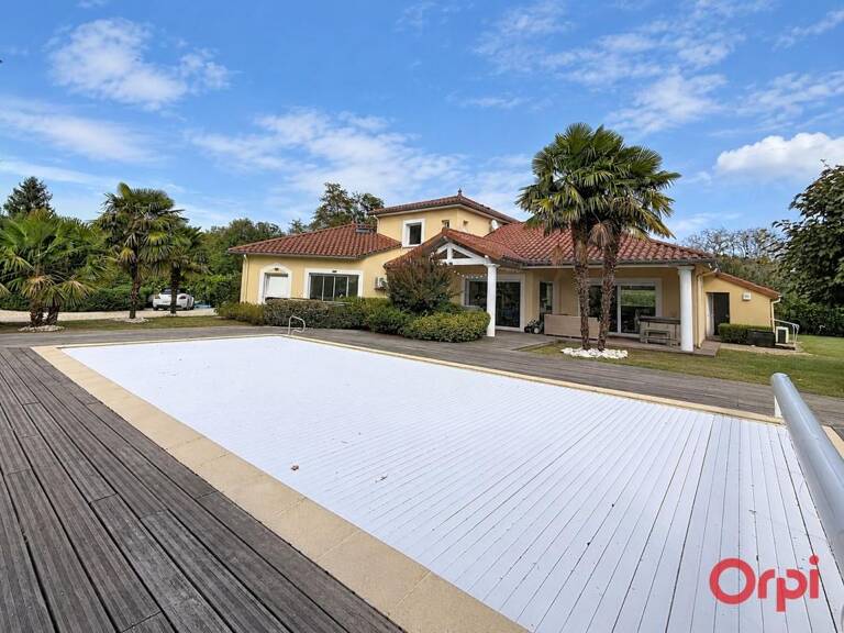 Mas provençal esprit californien – 215 m² – 4 chambres – Piscine 12 x 6 – Maisonnette F2 de 50 m² – Grange de 80 m² — photo 1