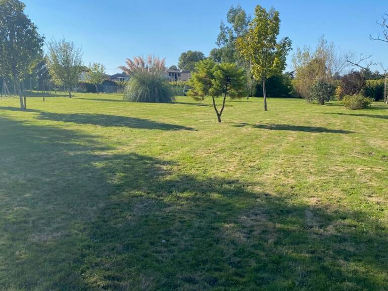 Terrain à bâtir à Arveyres (33500) — photo 1