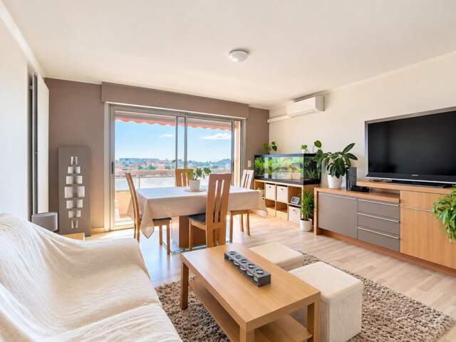 DERNIER ETAGE - GARAGE - COMMODITES - TRANSPORTS EN COMMUN — photo du bien