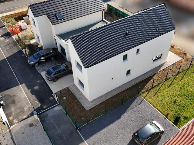 possibilité PMR - Coup de cœur à Aiserey : Villa neuve PMR, T6 RE2020 de 136m2 au calme — photo du bien