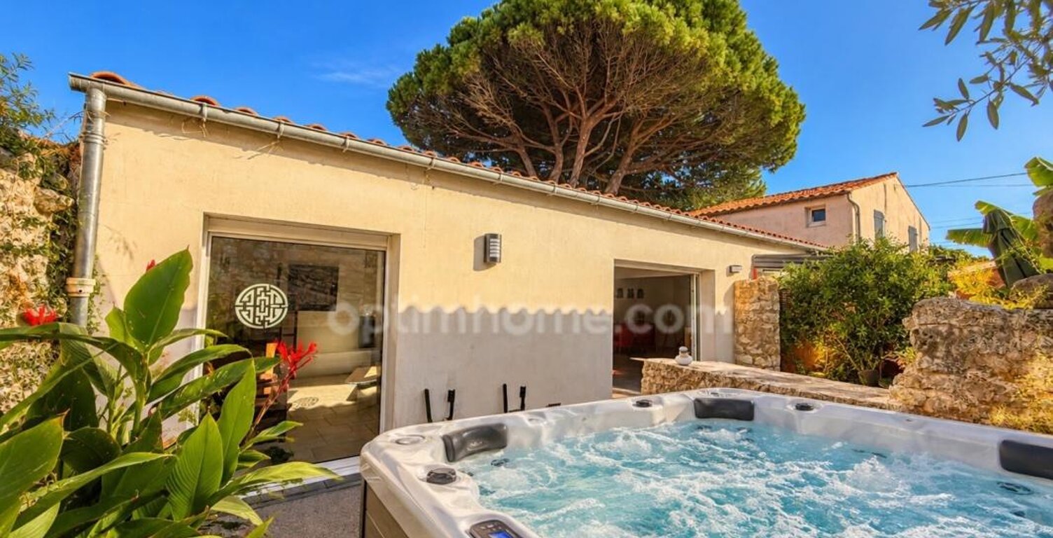 La Menounière, à 200 m de la plage : maison de 126 m² avec 2 suites dont une de plain-pied SAINT PIERRE D'OLERON (17) — photo 1