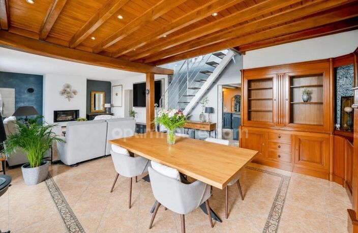 Maison en pierre de Loire à Saumur avec piscine, dépendances et terrain de 8 147m2 — photo 2