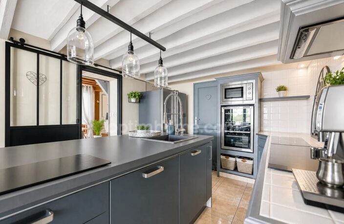 Maison en pierre de Loire à Saumur avec piscine, dépendances et terrain de 8 147m2 — photo 4