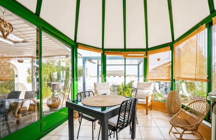 Maison en pierre de Loire à Saumur avec piscine, dépendances et terrain de 8 147m2 — photo 5