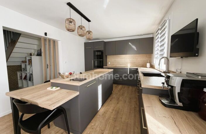 MAISON À VENDRE - RÉNOVÉE EN 2024 – 3 CHAMBRES – SOUS-SOL COMPLET – GARAGE et JARDIN – LISIEUX (14100) — photo 4
