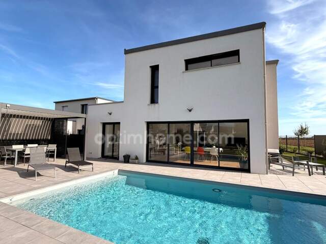Maison contemporaine avec piscine - Calme, volumes et prestations — photo du bien