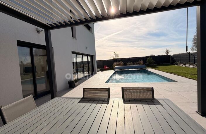 Maison contemporaine avec piscine - Calme, volumes et prestations — photo 3
